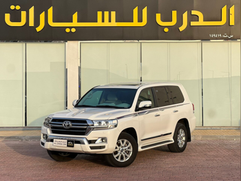 Toyota  Land Cruiser  GXR  2020  Automatic  108,000 Km  8 Cylinder  Four Wheel Drive (4WD)  SUV  White