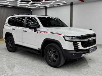 Toyota  Land Cruiser  GR Sport Twin Turbo  2022  Automatic  79,000 Km  6 Cylinder  Four Wheel Drive (4WD)  SUV  White