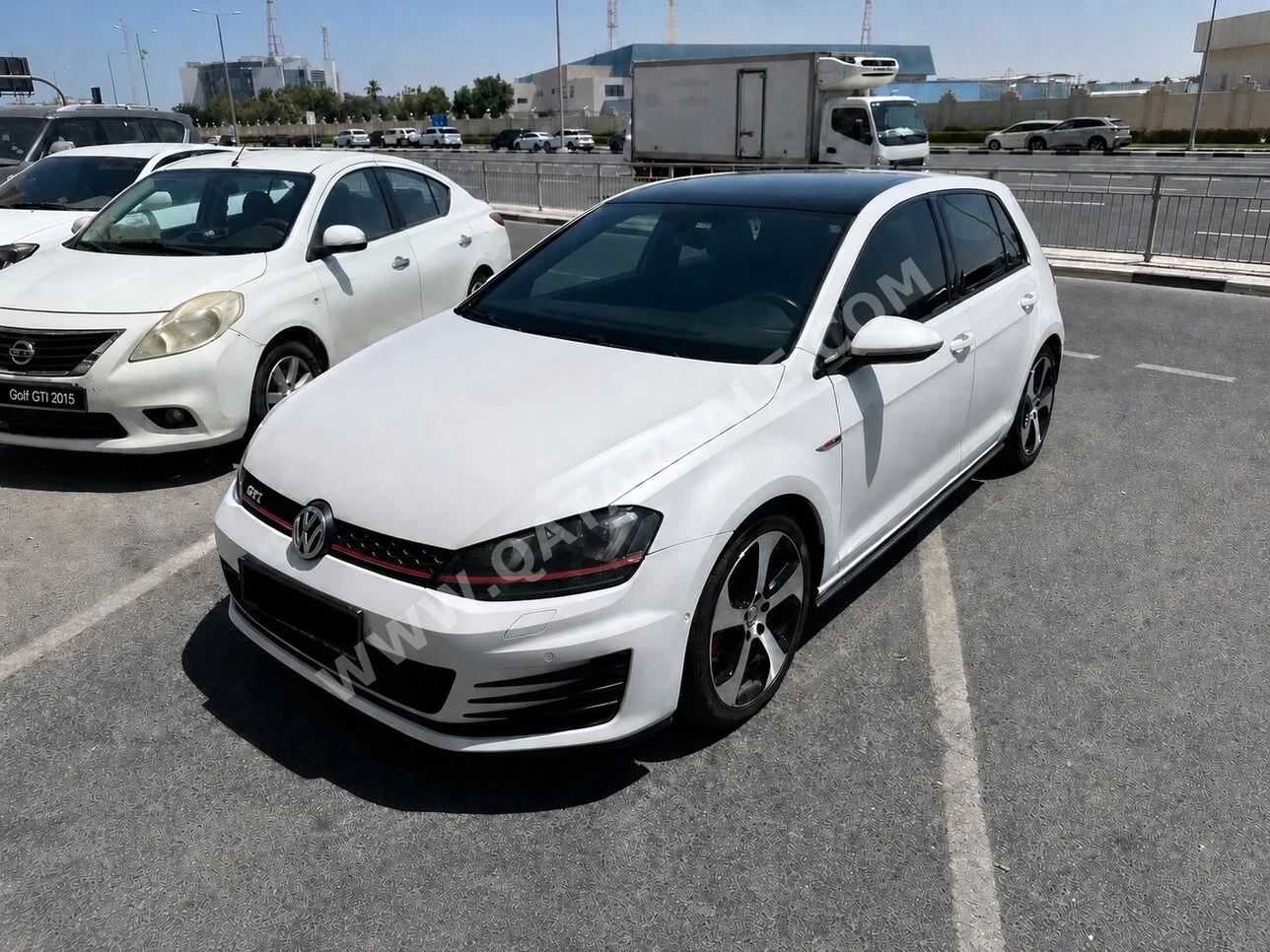Volkswagen  Golf  GTI  2015  Automatic  168,000 Km  4 Cylinder  Front Wheel Drive (FWD)  Hatchback  White