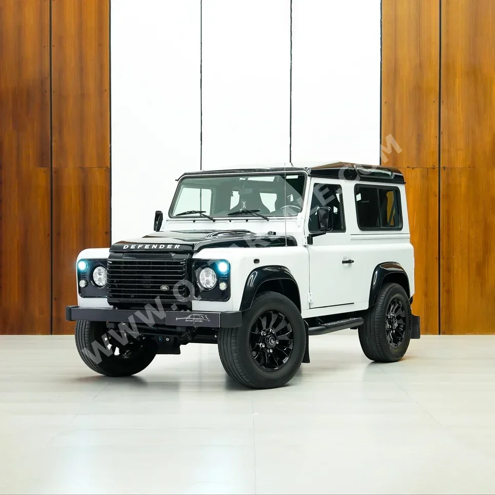 Land Rover  Defender  90 ADVENTURE  2014  Manual  189,104 Km  4 Cylinder  All Wheel Drive (AWD)  Classic  White