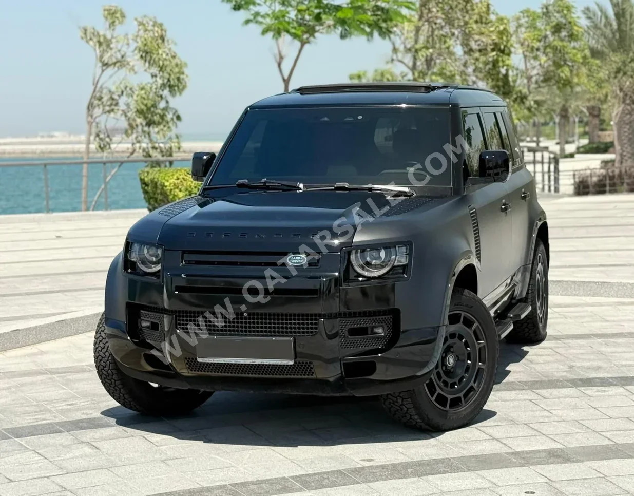 Land Rover  Defender  110 HSE  2020  Automatic  127,000 Km  6 Cylinder  Four Wheel Drive (4WD)  SUV  Black
