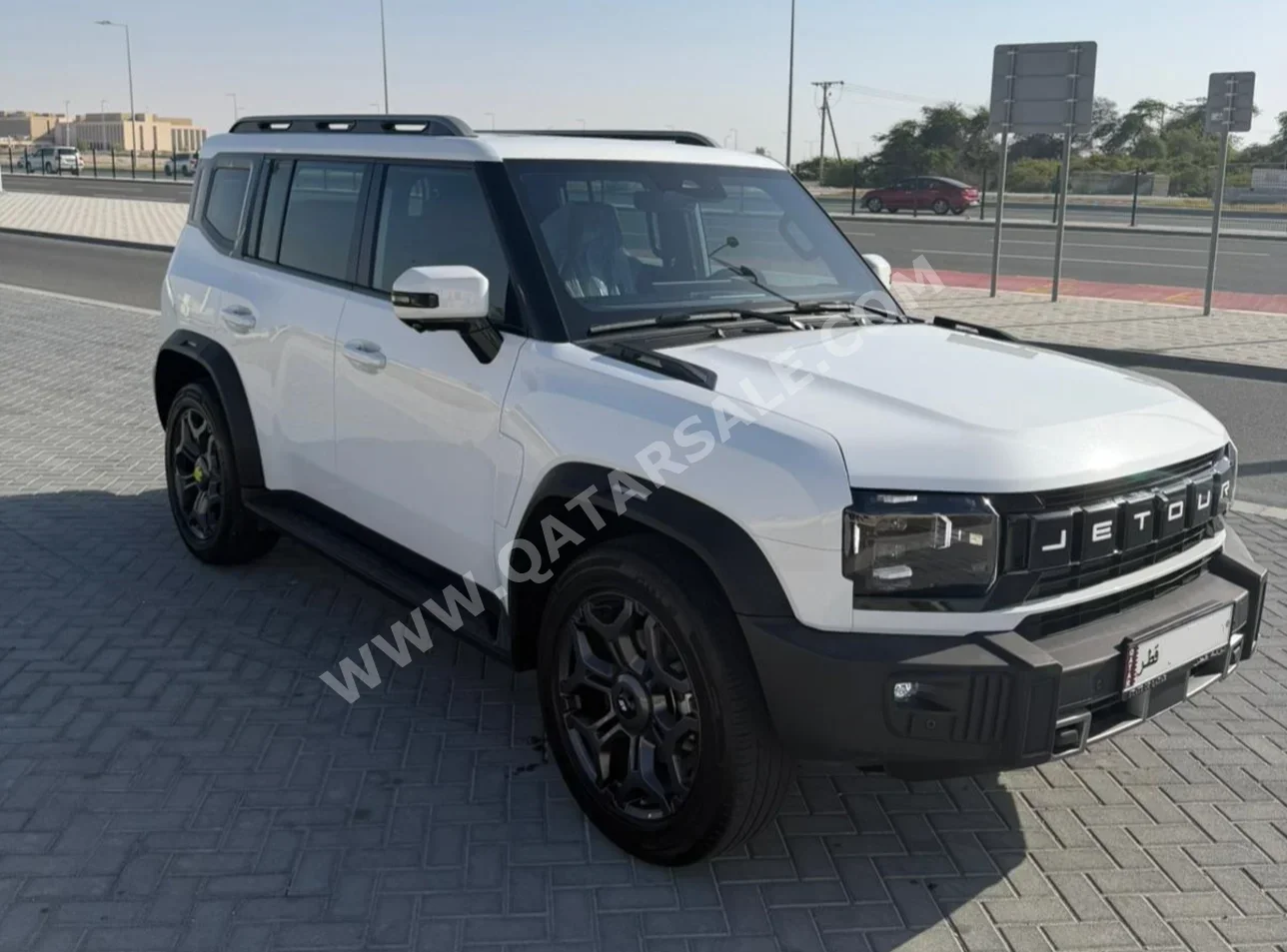 Jetour  T2  2025  Automatic  30,000 Km  4 Cylinder  Four Wheel Drive (4WD)  SUV  White  With Warranty