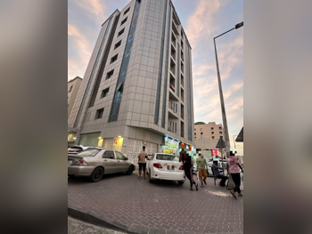 Buildings, Towers & Compounds - Hotel Apartment  - Doha  - Fereej Al Nasr  For Sale