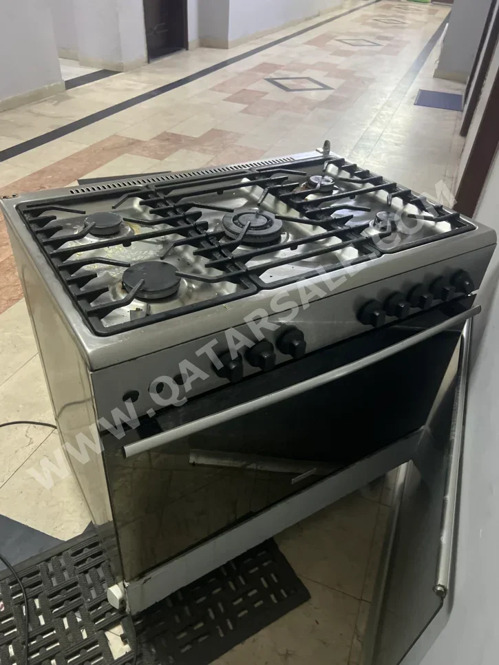 GE /  Double Oven /  Electric And Gas  Stainless Steel  Germany  2012