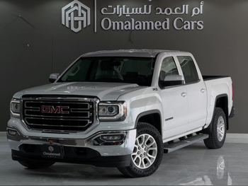 GMC  Sierra  1500  2017  Automatic  207,000 Km  8 Cylinder  Four Wheel Drive (4WD)  Pick Up  White
