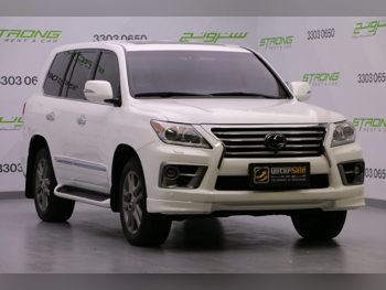 Lexus  LX  570  2014  Automatic  213,000 Km  8 Cylinder  Four Wheel Drive (4WD)  SUV  White
