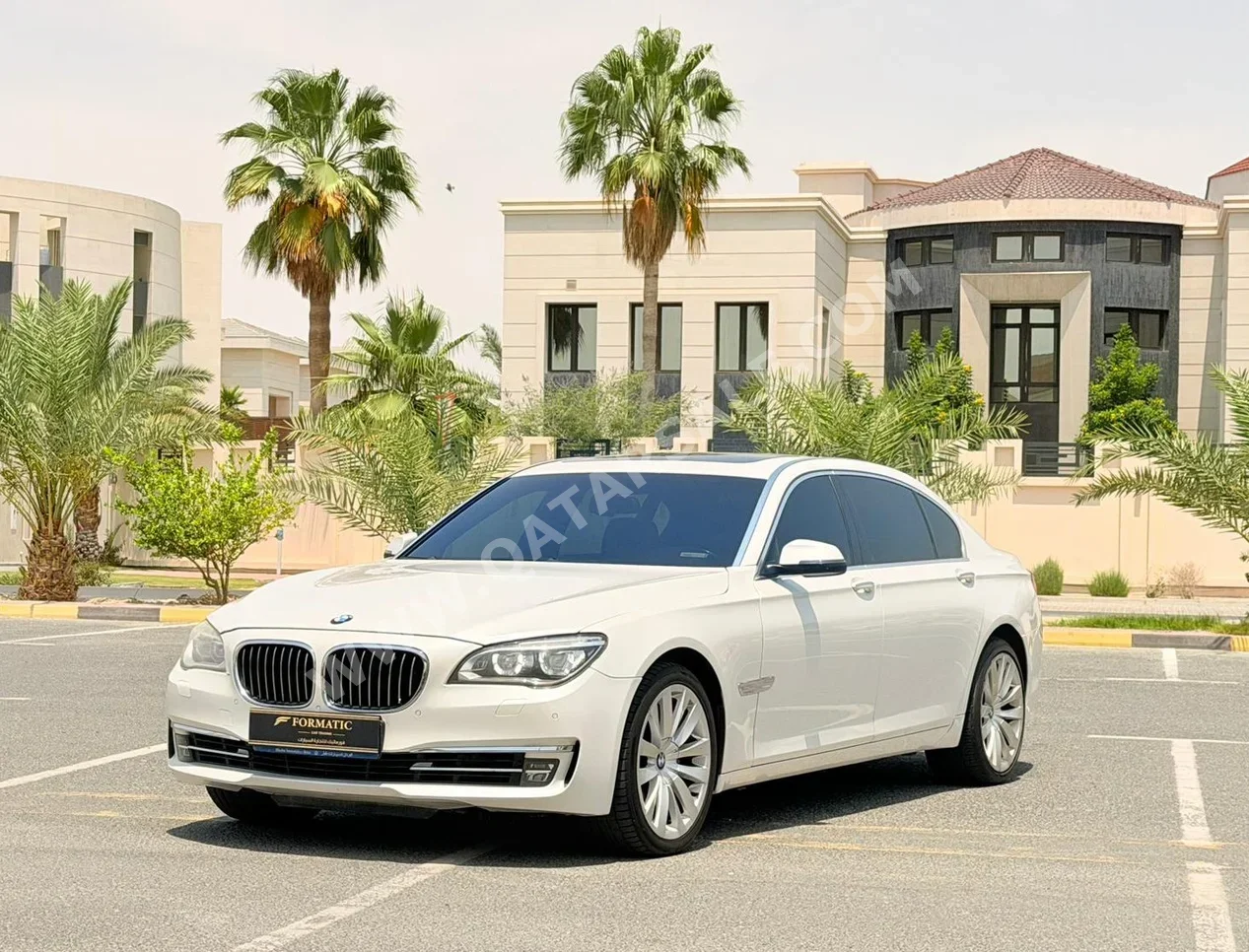 بي ام دبليو  الفئة - السابعة  740 Li  2014  اوتوماتيك  152,000 كم  6 سلندر  دفع خلفي  سيدان  أبيض