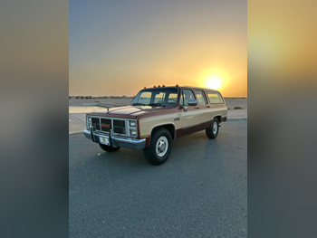 GMC  Suburban  1986  Automatic  310,000 Km  8 Cylinder  Rear Wheel Drive (RWD)  SUV  Gold
