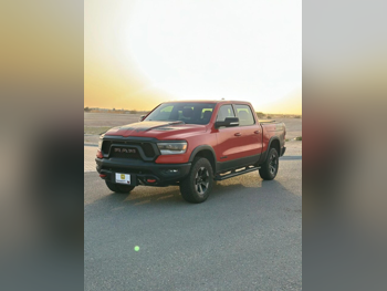 دودج  رام  1500  2019  اوتوماتيك  155,000 كم  8 سلندر  دفع رباعي  بيكب  أحمر