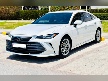 Toyota  Avalon  Limited  2019  Automatic  100,000 Km  6 Cylinder  Front Wheel Drive (FWD)  Sedan  White