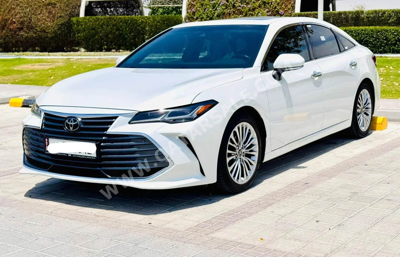 Toyota  Avalon  Limited  2019  Automatic  100,000 Km  6 Cylinder  Front Wheel Drive (FWD)  Sedan  White