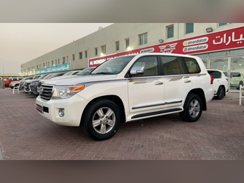 Toyota  Land Cruiser  GXR  2014  Automatic  403,000 Km  8 Cylinder  Four Wheel Drive (4WD)  SUV  White