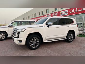 Toyota  Land Cruiser  VXR Twin Turbo  2022  Automatic  120,000 Km  6 Cylinder  Four Wheel Drive (4WD)  SUV  White