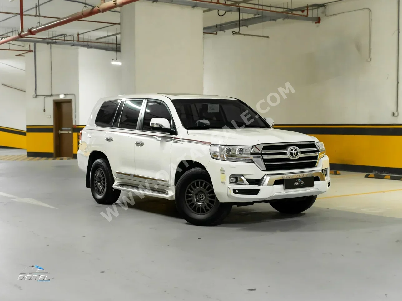 Toyota  Land Cruiser  GXR  2016  Automatic  287,000 Km  8 Cylinder  Four Wheel Drive (4WD)  SUV  White