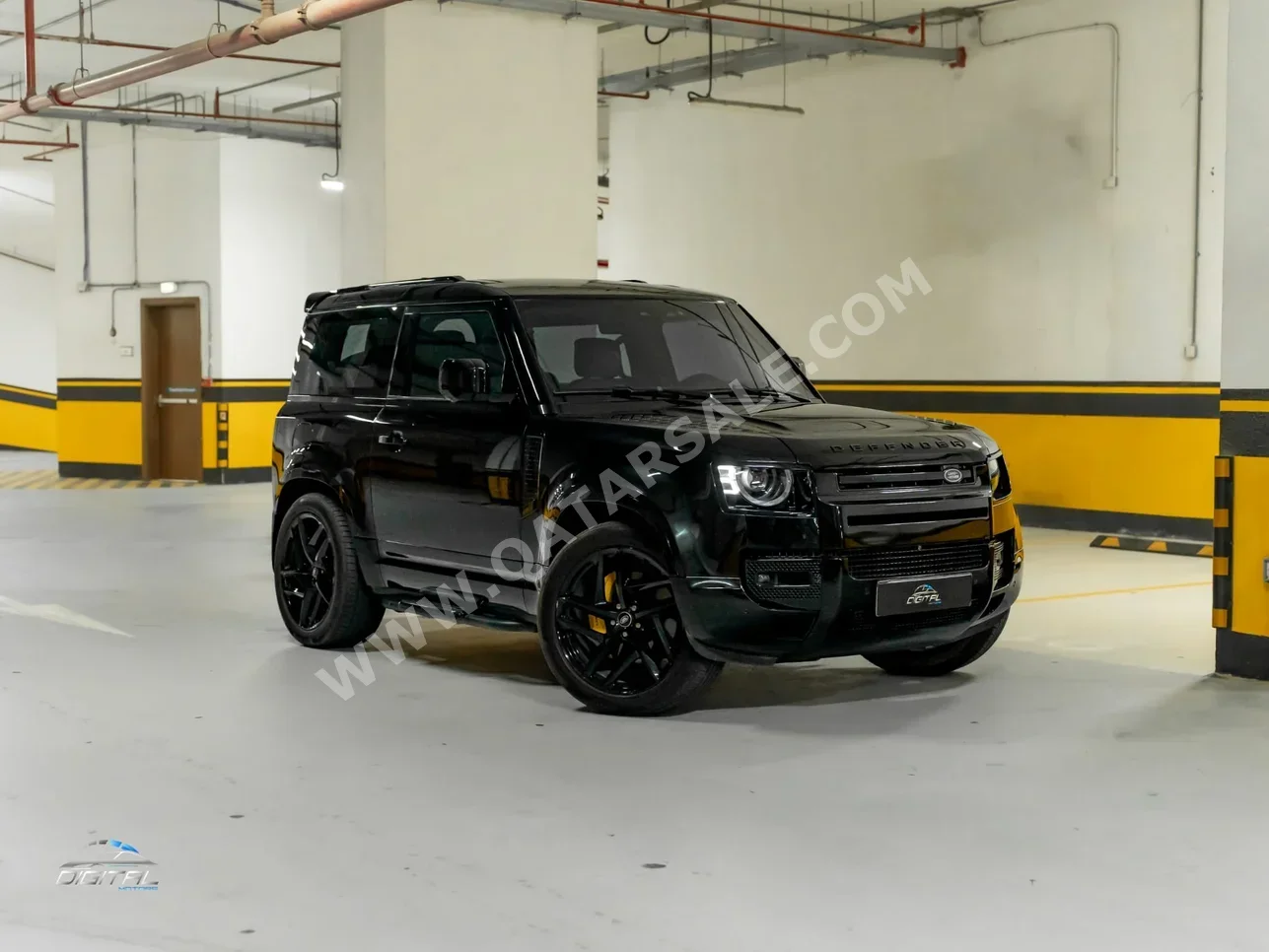 Land Rover  Defender  90 HSE  2022  Automatic  124,000 Km  6 Cylinder  Four Wheel Drive (4WD)  SUV  Black