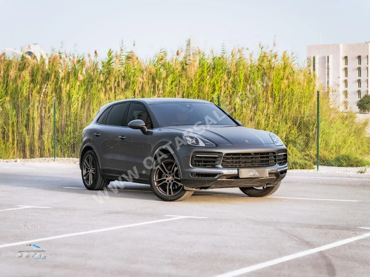 Porsche  Cayenne  2023  Automatic  30,000 Km  6 Cylinder  Four Wheel Drive (4WD)  SUV  Gray