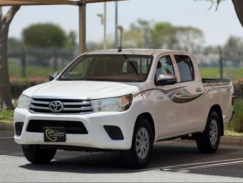 Toyota  Hilux  SR5  2019  Manual  228,000 Km  4 Cylinder  Four Wheel Drive (4WD)  Pick Up  White