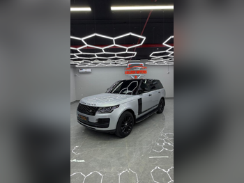 Land Rover  Range Rover  Vogue HSE  2019  Automatic  70,000 Km  6 Cylinder  Four Wheel Drive (4WD)  SUV  Silver