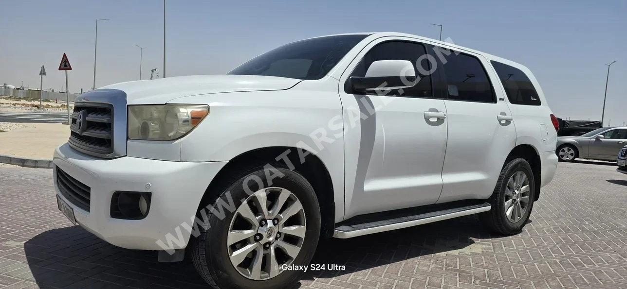 تويوتا سكويا 2011 اوتوماتيك 370,000 كم 8 سلندر دفع رباعي اس يو في أبيض