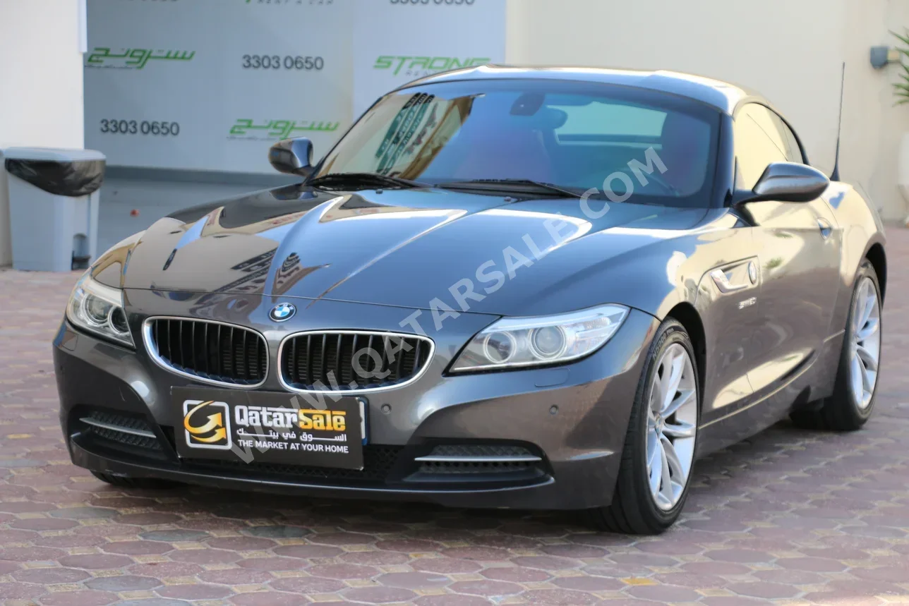 BMW  Z-Series  4  2016  Automatic  105,000 Km  4 Cylinder  Rear Wheel Drive (RWD)  Convertible  Gray