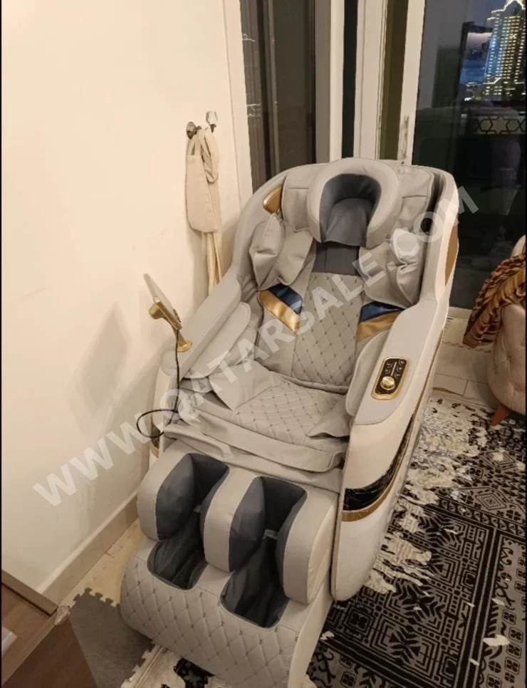Massage Chair BestMassage  White  China  M8  All Body  4D