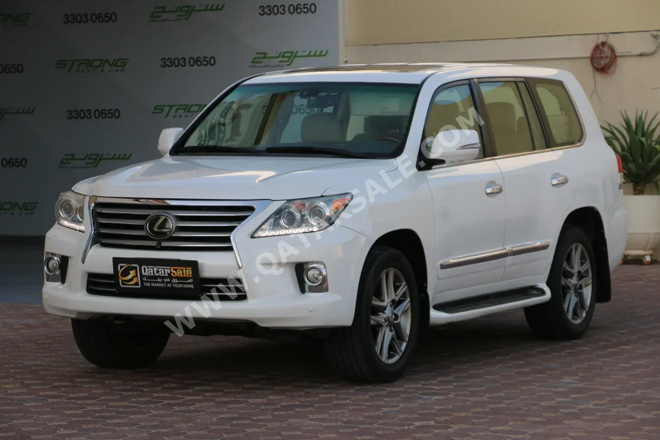 Lexus  LX  570  2013  Automatic  531,000 Km  8 Cylinder  Four Wheel Drive (4WD)  SUV  White
