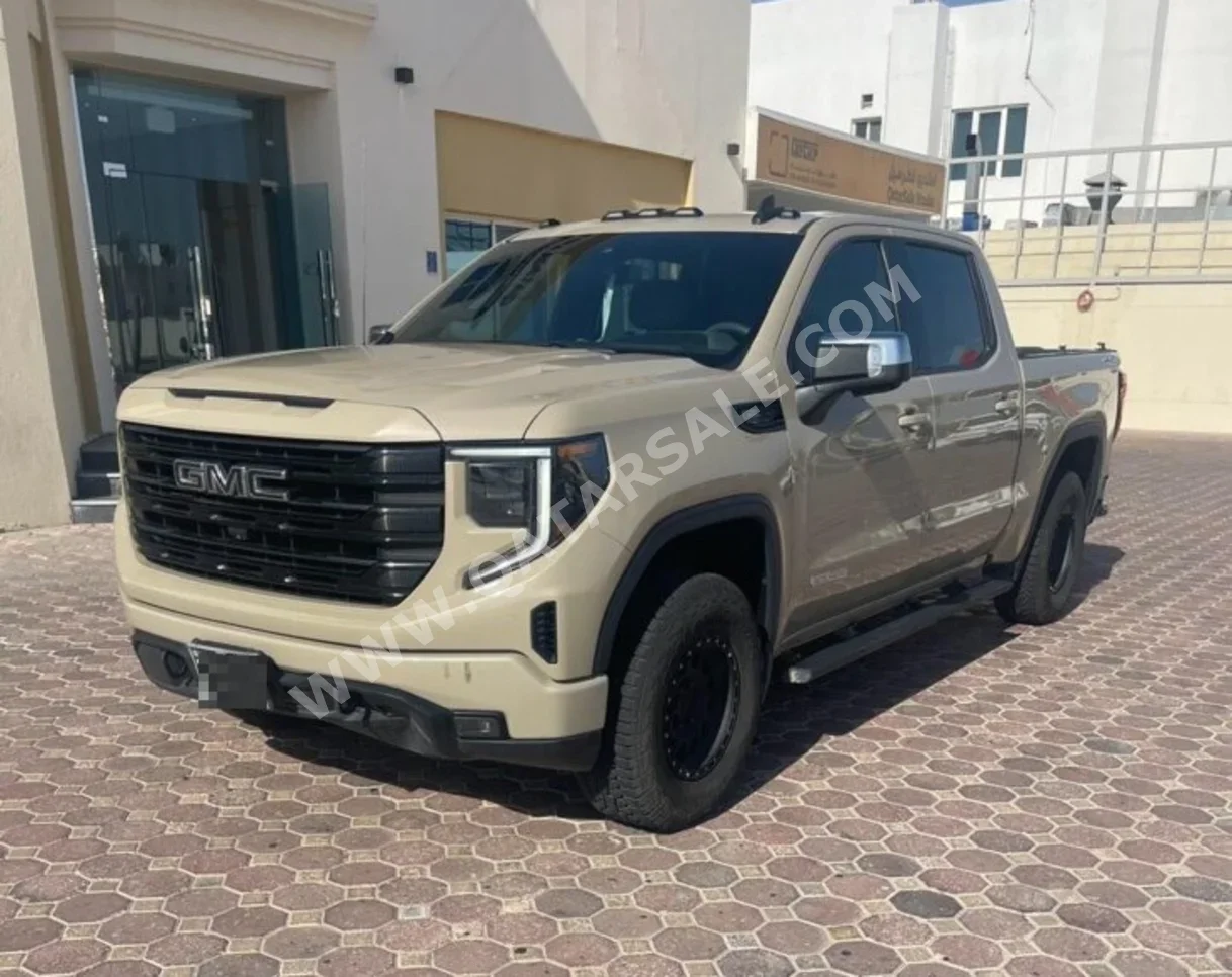 GMC  Sierra  1500  2022  Automatic  180,000 Km  8 Cylinder  Four Wheel Drive (4WD)  Pick Up  Beige