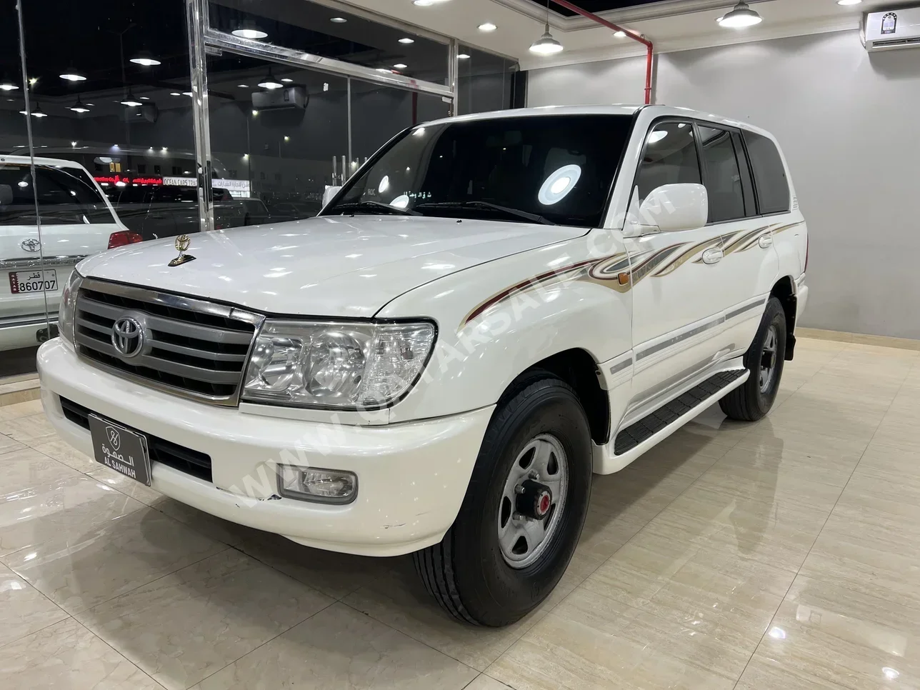Toyota  Land Cruiser  VXR  2007  Automatic  568,000 Km  8 Cylinder  Four Wheel Drive (4WD)  SUV  White