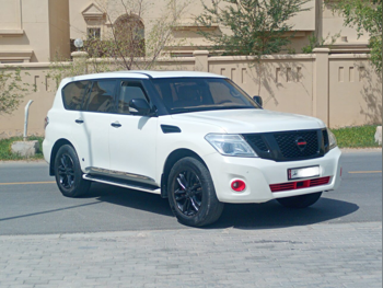 نيسان  باترول  بلاتنيوم  2010  اوتوماتيك  270,000 كم  8 سلندر  دفع رباعي  اس يو في  أبيض