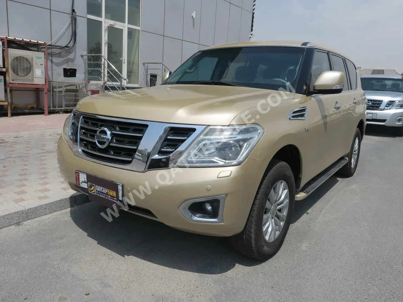 Nissan Patrol SE 2014 Automatic 133,000 Km 8 Cylinder Four Wheel Drive (4WD) SUV Gold