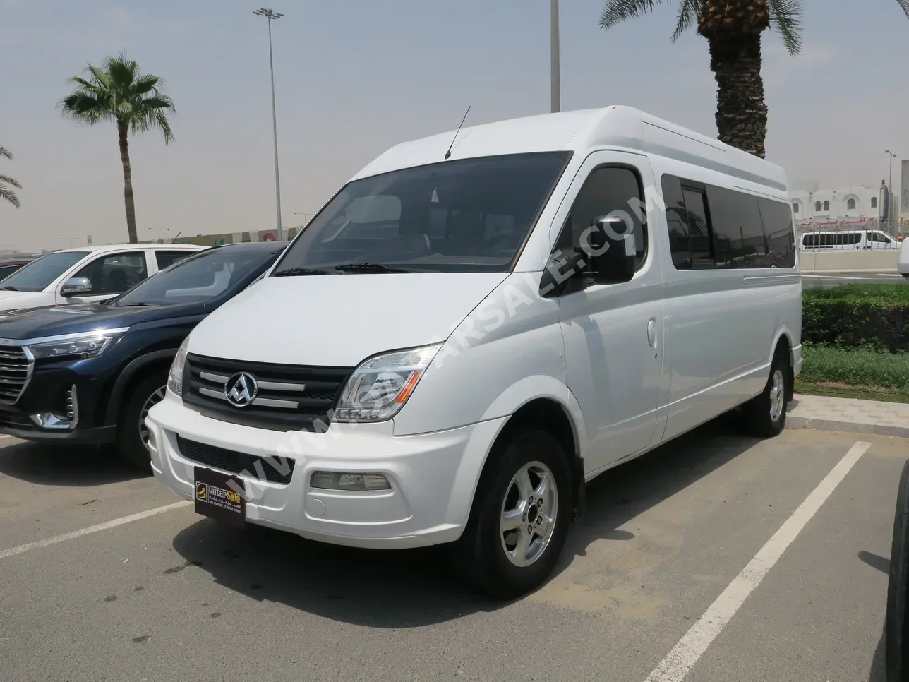 Maxus V80 2017 Manual 245,000 Km 4 Cylinder Front Wheel Drive (FWD) Van / Bus White