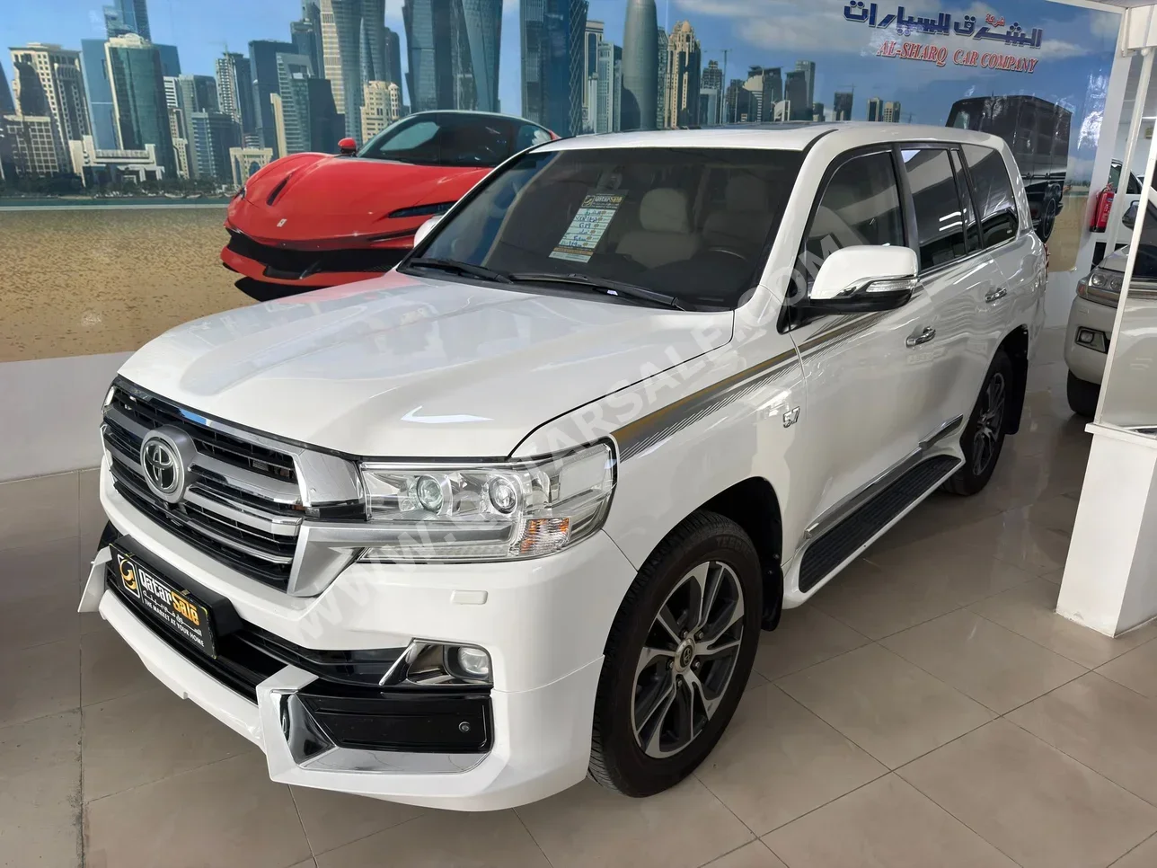 Toyota  Land Cruiser  VXR  2019  Automatic  308,000 Km  8 Cylinder  Four Wheel Drive (4WD)  SUV  White