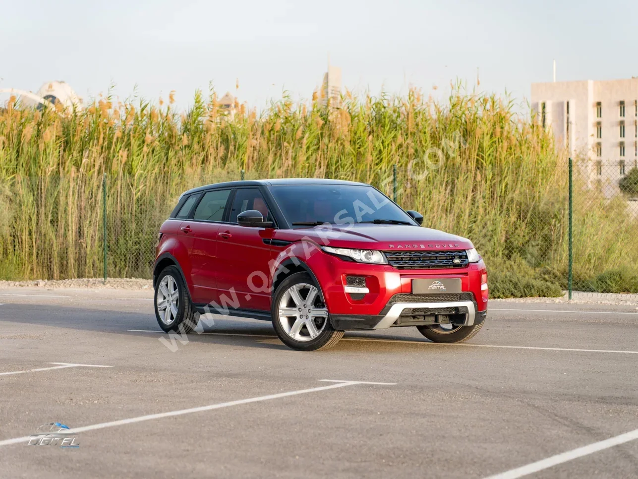 Land Rover  Evoque  2015  Automatic  164,000 Km  4 Cylinder  Four Wheel Drive (4WD)  SUV  Red