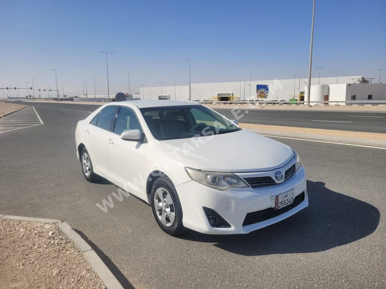Toyota  Camry  GL  2014  Automatic  295,000 Km  4 Cylinder  Front Wheel Drive (FWD)  Sedan  White