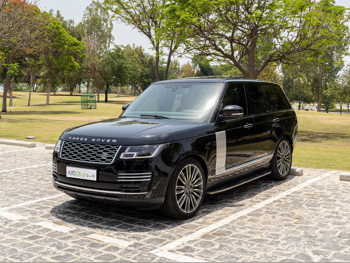 Land Rover  Range Rover  Vogue SE Super charged  2018  Automatic  97,500 Km  8 Cylinder  Four Wheel Drive (4WD)  SUV  Black
