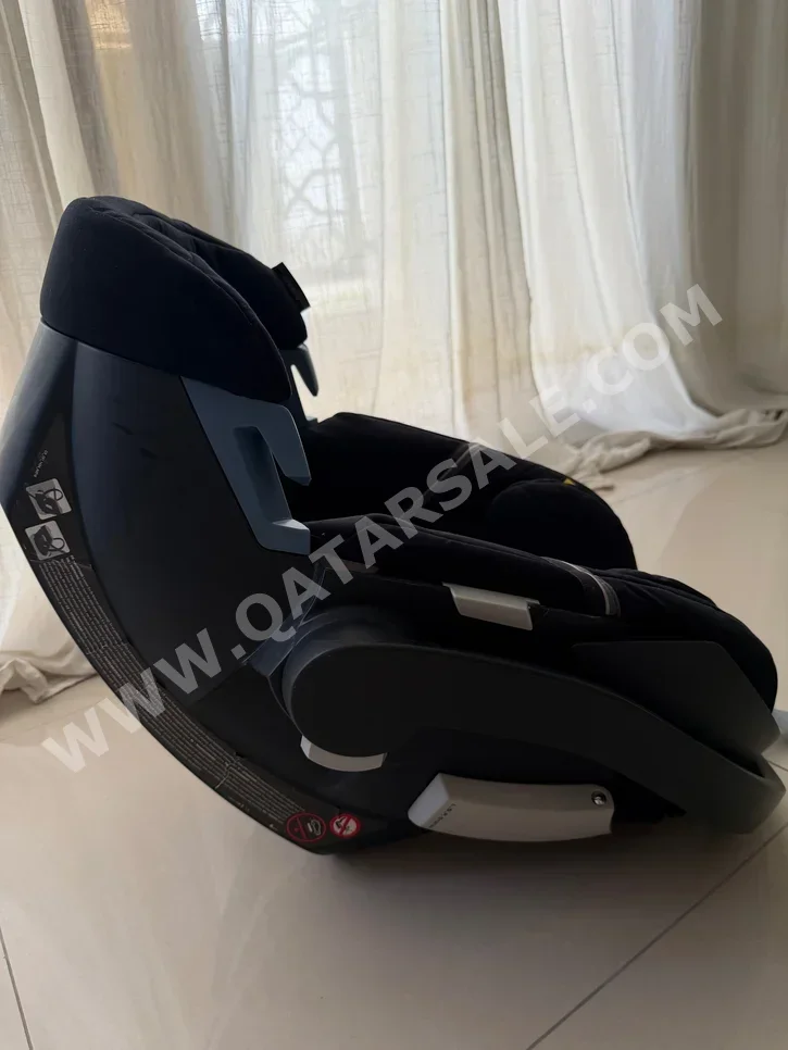 Kids Car Seats - Mamas and Papas  - Black