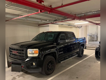 جي ام سي  سييرا  اس ال اي  2014  اوتوماتيك  202,000 كم  8 سلندر  دفع رباعي  بيكب  أسود