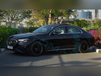 مرسيدس - بنز  اي - كلاس  300 AMG  2026  اوتوماتيك  0 كم  4 سلندر  دفع خلفي  سيدان  أسود  تحت الضمان