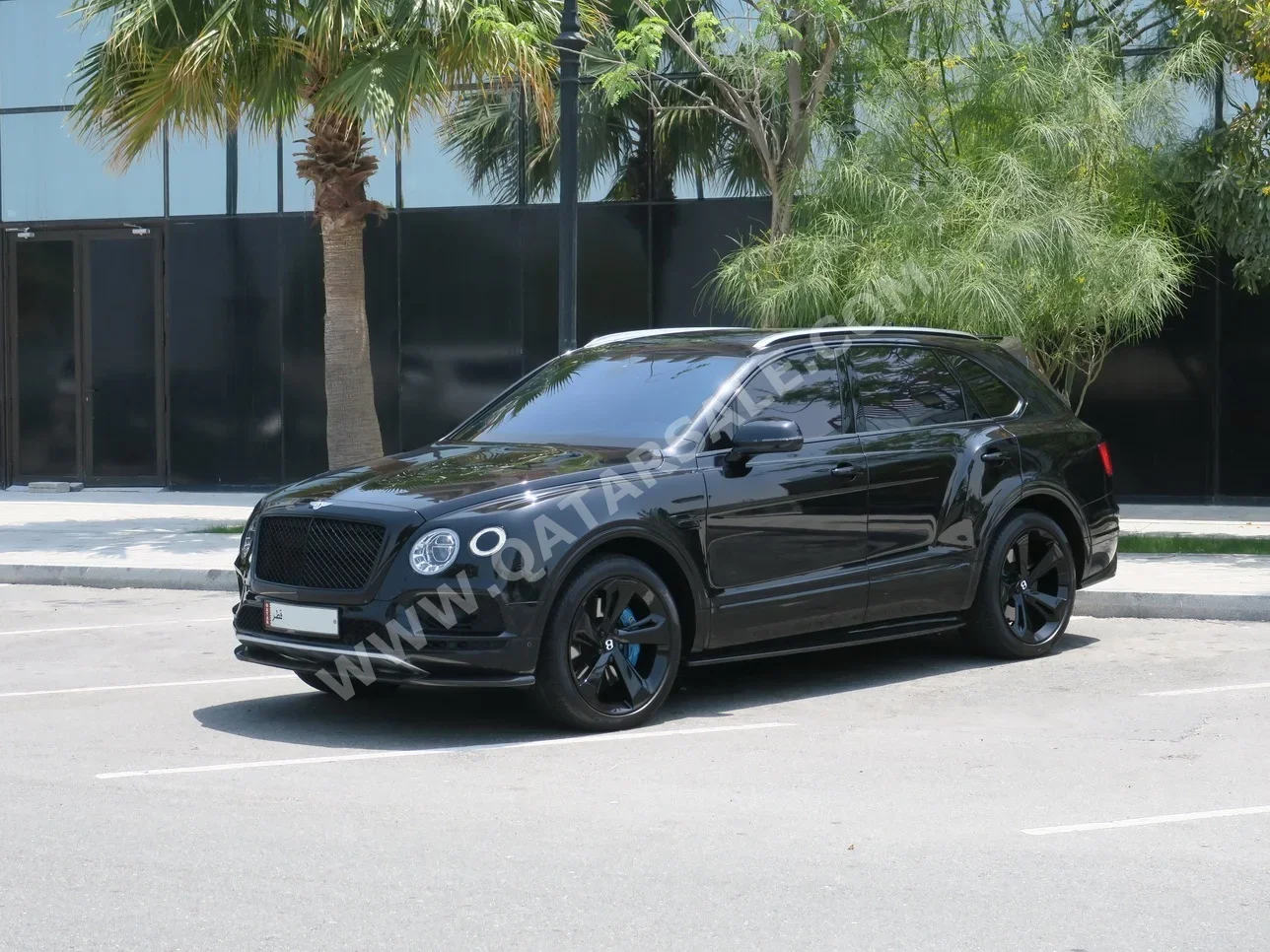 Bentley  Bentayga  Mulliner  2018  Automatic  22,000 Km  12 Cylinder  All Wheel Drive (AWD)  SUV  Black