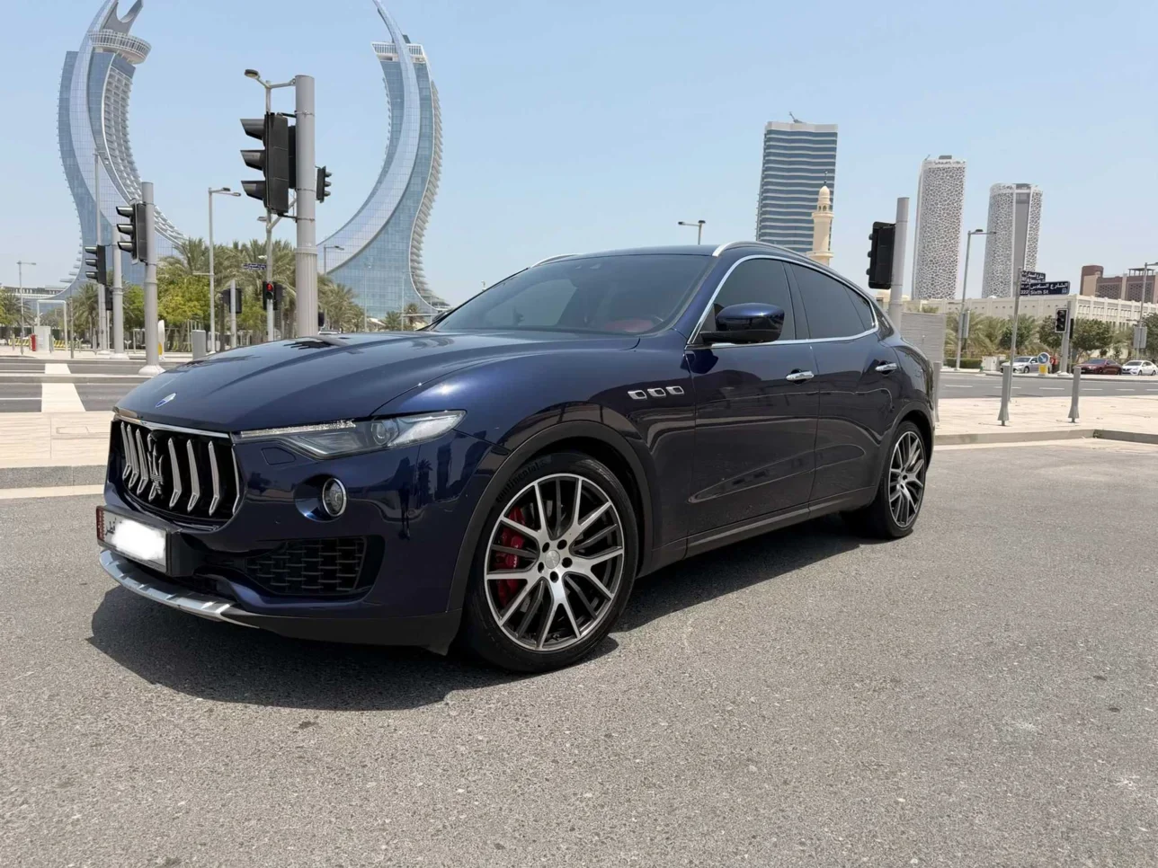 مزاراتي  ليفانت  اس  2017  اوتوماتيك  106,000 كم  6 سلندر  دفع كلي مستمر  اس يو في  ازرق