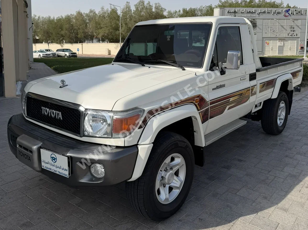 Toyota  Land Cruiser  LX  2013  Manual  149,000 Km  6 Cylinder  Four Wheel Drive (4WD)  Pick Up  White