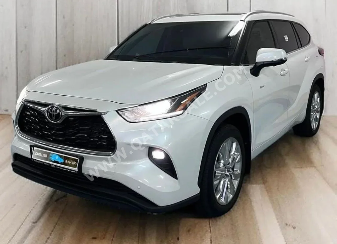 Toyota Highlander Limited 2025 Automatic 5,000 Km 4 Cylinder Four Wheel Drive (4WD) SUV Pearl With Warranty