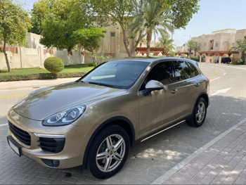 Porsche  Cayenne  2015  Automatic  112,000 Km  6 Cylinder  Four Wheel Drive (4WD)  SUV  Gold