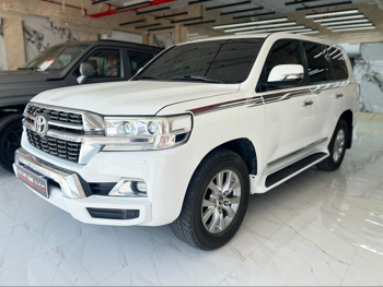 Toyota  Land Cruiser  GXR  2021  Automatic  227,000 Km  8 Cylinder  Four Wheel Drive (4WD)  SUV  White