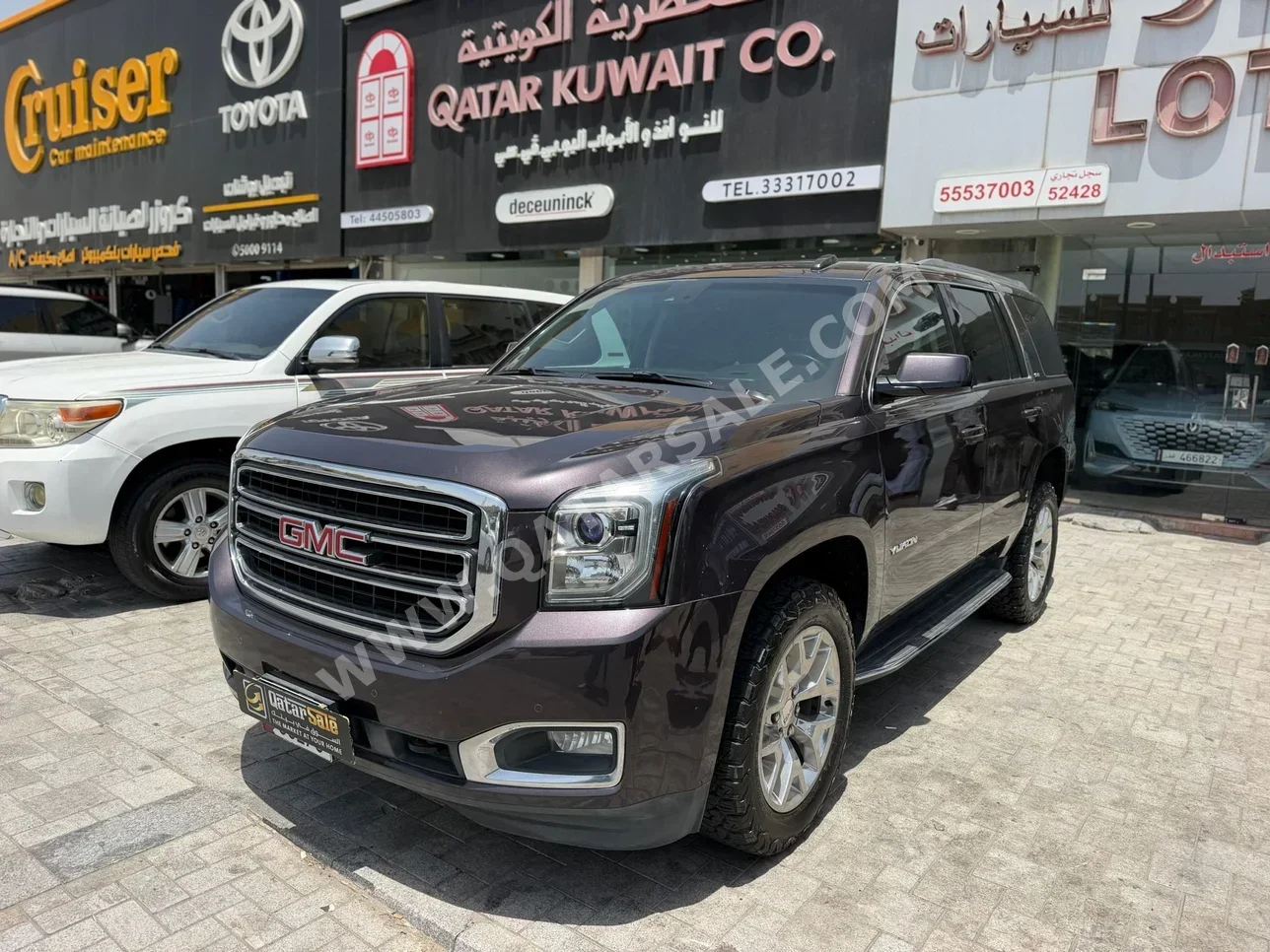 GMC  Yukon  SLT  2017  Automatic  69,000 Km  8 Cylinder  Four Wheel Drive (4WD)  SUV  Brown