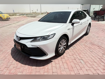 Toyota  Camry  GL  2024  Automatic  54,000 Km  4 Cylinder  Front Wheel Drive (FWD)  Sedan  White  With Warranty
