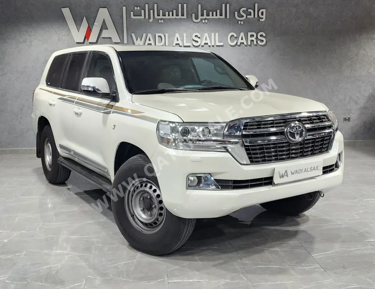 Toyota  Land Cruiser  VXR  2018  Automatic  131,000 Km  8 Cylinder  Four Wheel Drive (4WD)  SUV  White