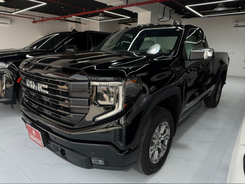 GMC  Sierra  Elevation  2024  Automatic  22,000 Km  8 Cylinder  Four Wheel Drive (4WD)  Pick Up  Black  With Warranty