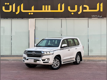 Toyota  Land Cruiser  GXR  2020  Automatic  226,000 Km  8 Cylinder  Four Wheel Drive (4WD)  SUV  White