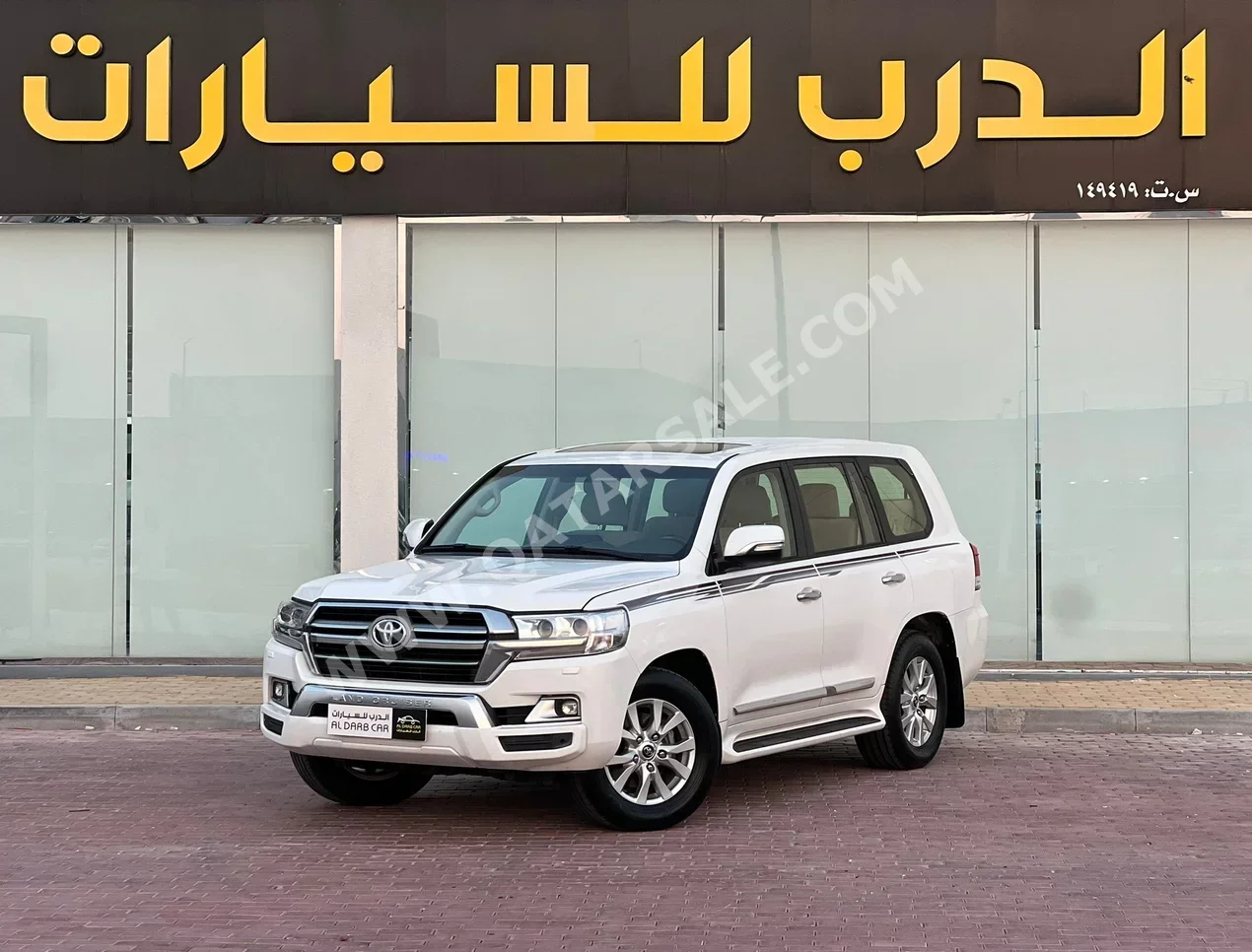 تويوتا  لاند كروزر  جي اكس ار  2020  اوتوماتيك  226,000 كم  8 سلندر  دفع رباعي  اس يو في  أبيض